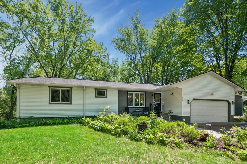 930 Dakota Ave, Long Lake, MN 55356
