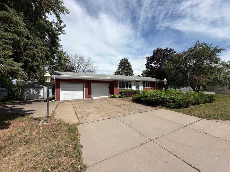 6990 Dawn Ave, Inver Grove Heights, MN 55076