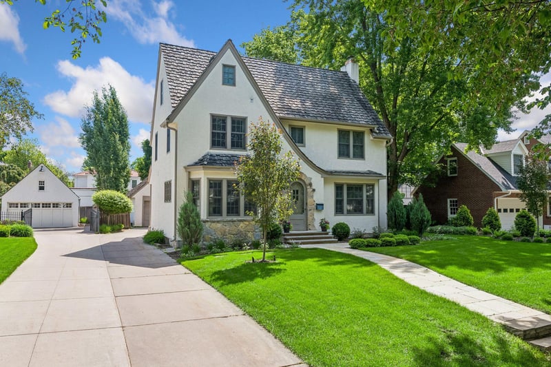 4517 Wooddale Ave, Edina, MN 55424