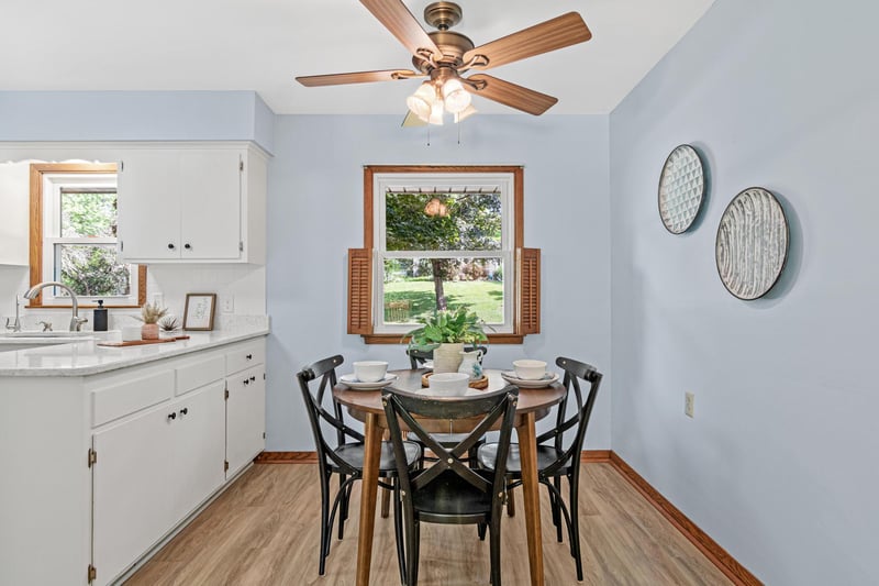 3405 Highland Dr, Burnsville, MN 55337