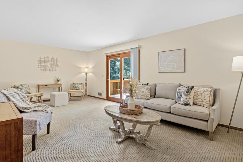 3405 Highland Dr, Burnsville, MN 55337