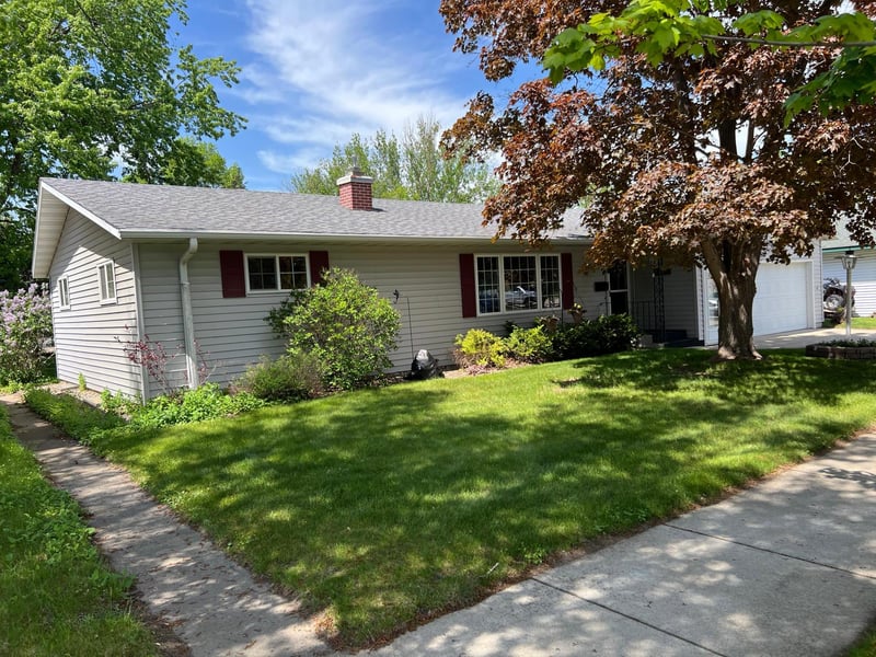 407 1st St SW, Wadena, MN 56482