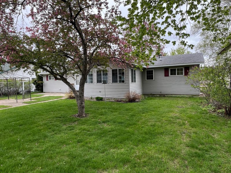 407 1st St SW, Wadena, MN 56482