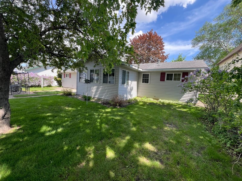 407 1st St SW, Wadena, MN 56482