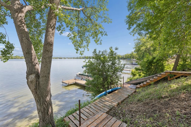 1195 Lakeshore Dr, Big Lake, MN 55309