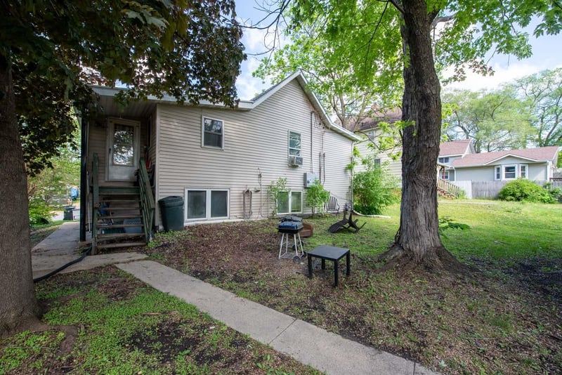 2005 7th Ave, Mankato, MN 56001
