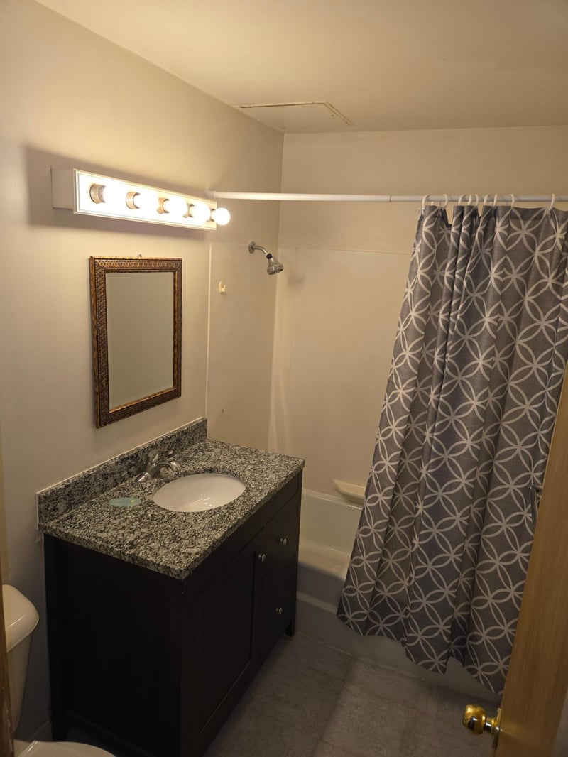 2616 Harriet Ave #105, Minneapolis, MN 55408