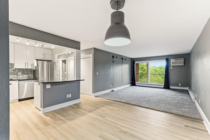1700 Four Oaks Rd #331, Eagan, MN 55121
