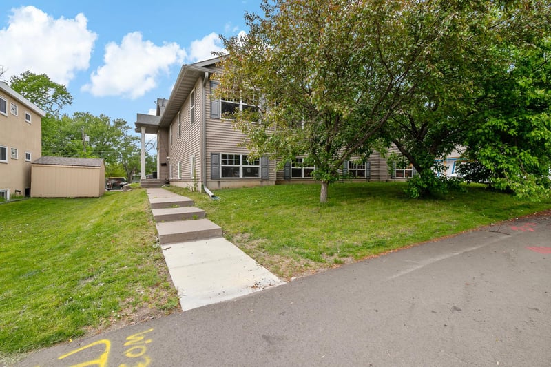 1599 Rice St, Saint Paul, MN 55117