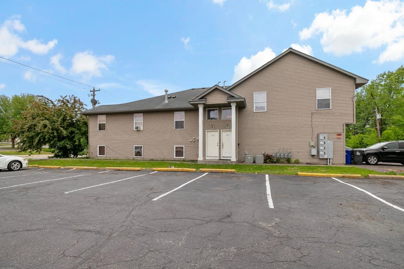 1599 Rice St, Saint Paul, MN 55117