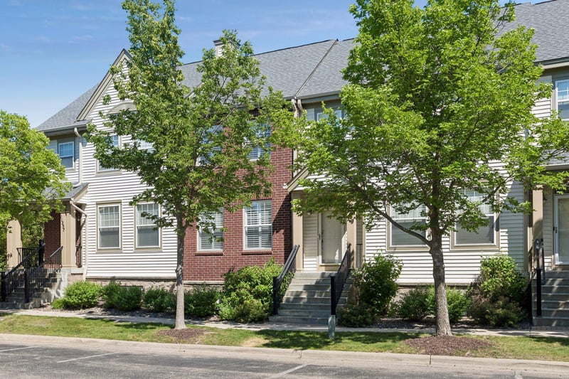11259 Preswick Blvd, Eden Prairie, MN 55344