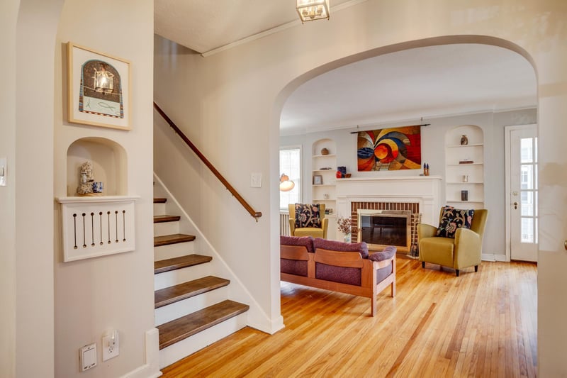 1949 E River Ter, Minneapolis, MN 55414
