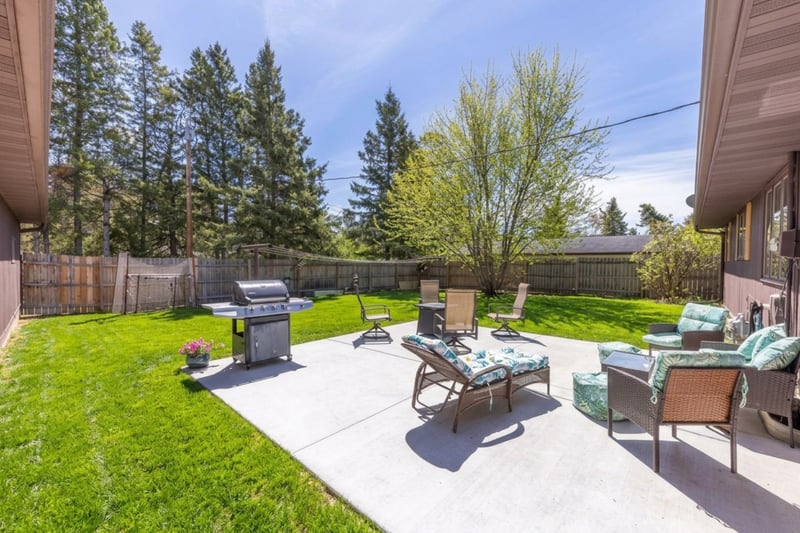 910 SW 4th Ave, Grand Rapids, MN 55744