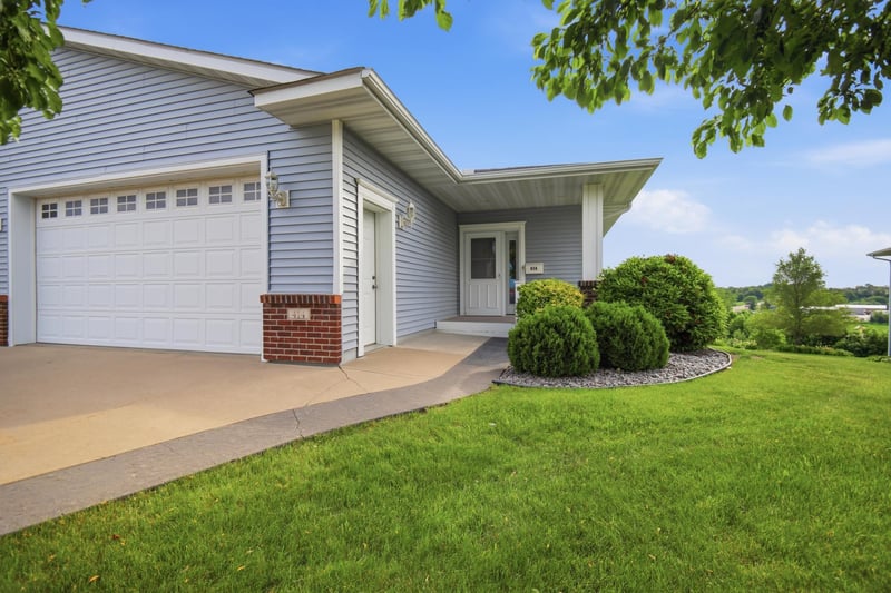 414 4th Ave SE, Lonsdale, MN 55046