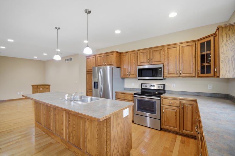 414 4th Ave SE, Lonsdale, MN 55046