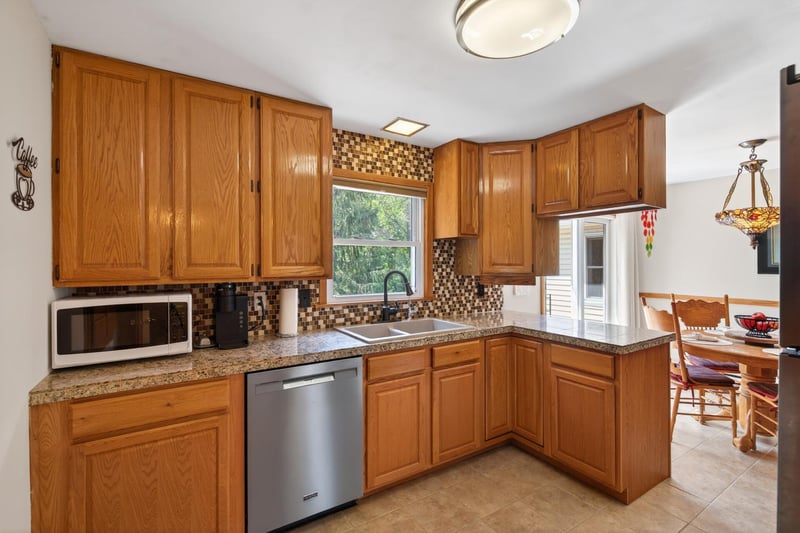 11311 Lorry Ln W, Minnetonka, MN 55305