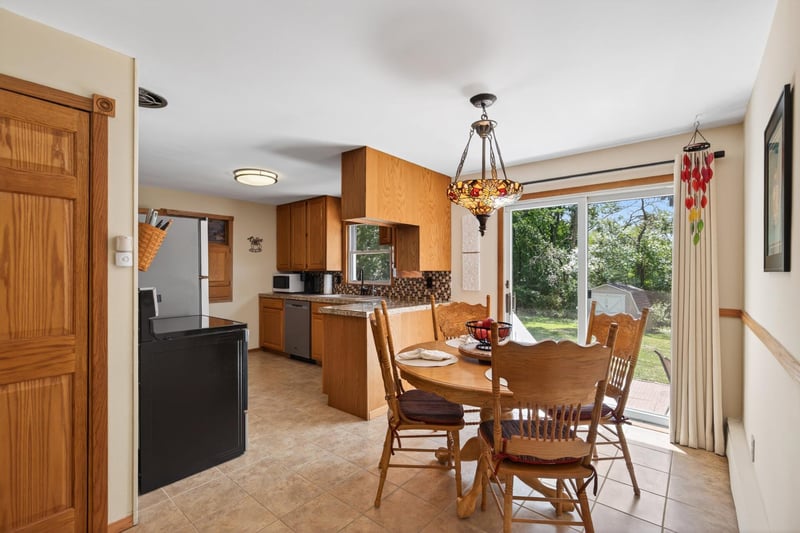 11311 Lorry Ln W, Minnetonka, MN 55305