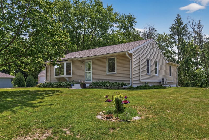 11311 Lorry Ln W, Minnetonka, MN 55305