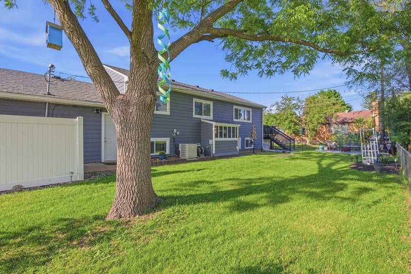 2101 Laramie Trl, Brooklyn Park, MN 55444