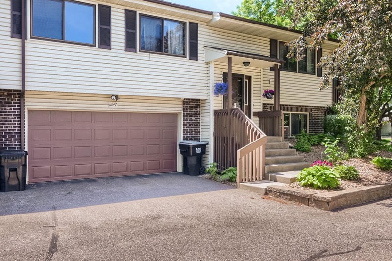 11847 Undercliff St NW, Coon Rapids, MN 55433