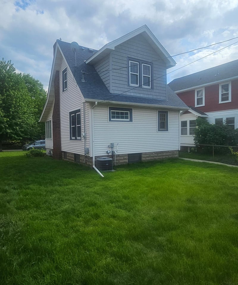 2147 Juliet Ave, Saint Paul, MN 55105