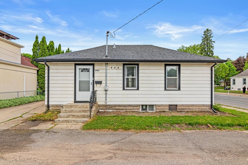 2843 Mckinley St NE, Minneapolis, MN 55418