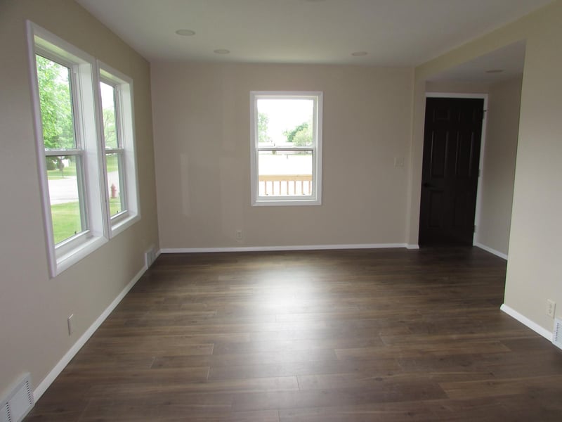 402 W Main St, Ceylon, MN 56121
