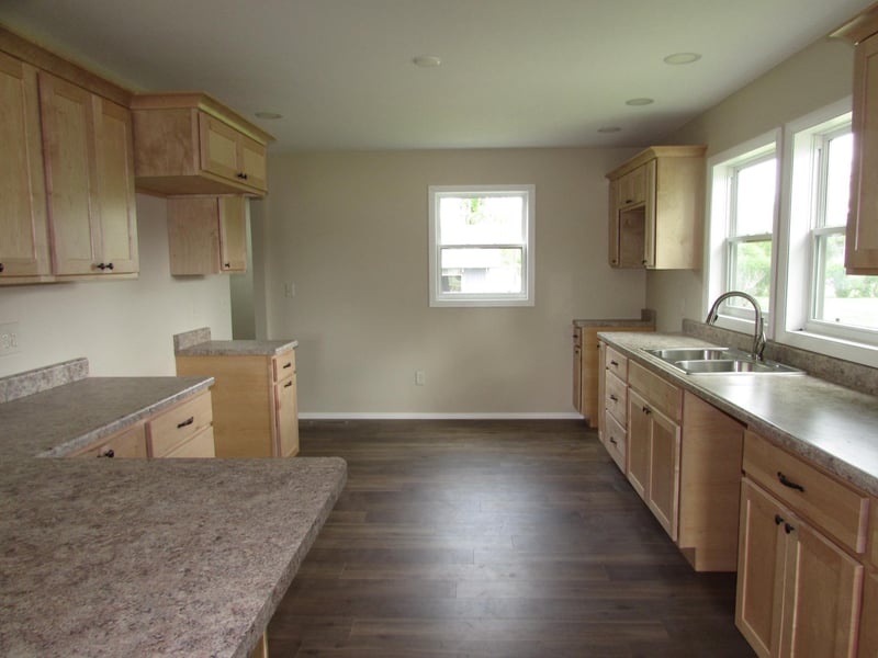 402 W Main St, Ceylon, MN 56121