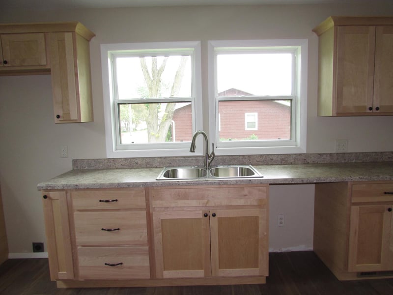 402 W Main St, Ceylon, MN 56121