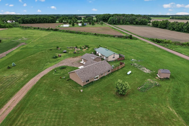 7725 Dolphin Rd, Princeton, MN 55371