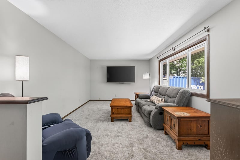 10761 Crow Hassan Park Rd, Hanover, MN 55341