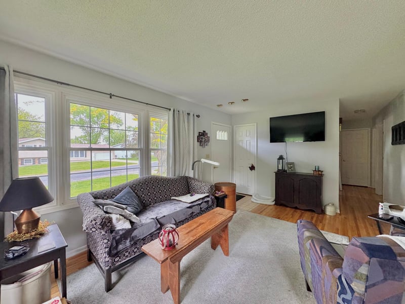 400 7th St NE, Stewartville, MN 55976