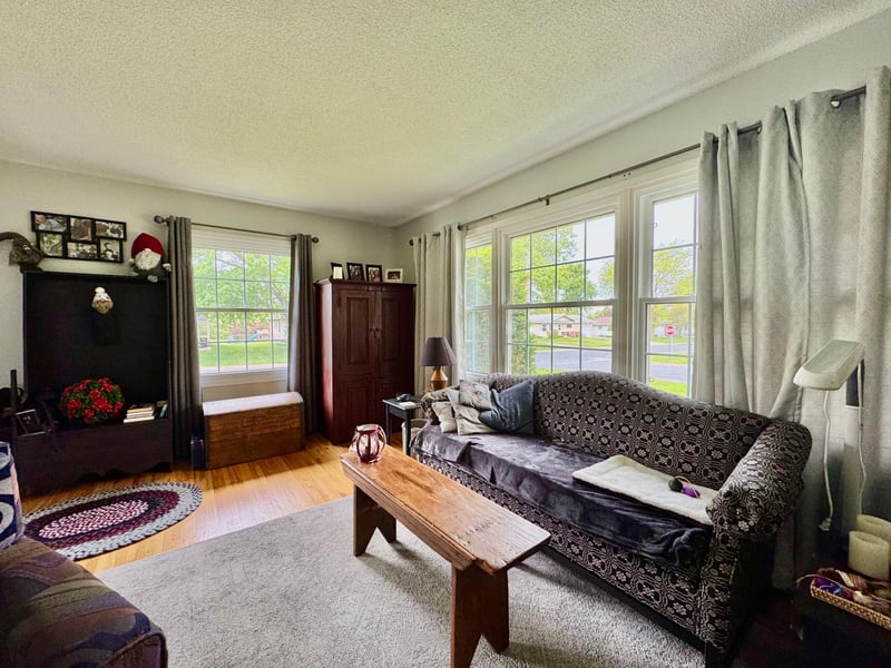 400 7th St NE, Stewartville, MN 55976