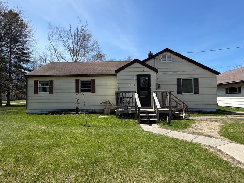 920 13th Ave, International Falls, MN 56649