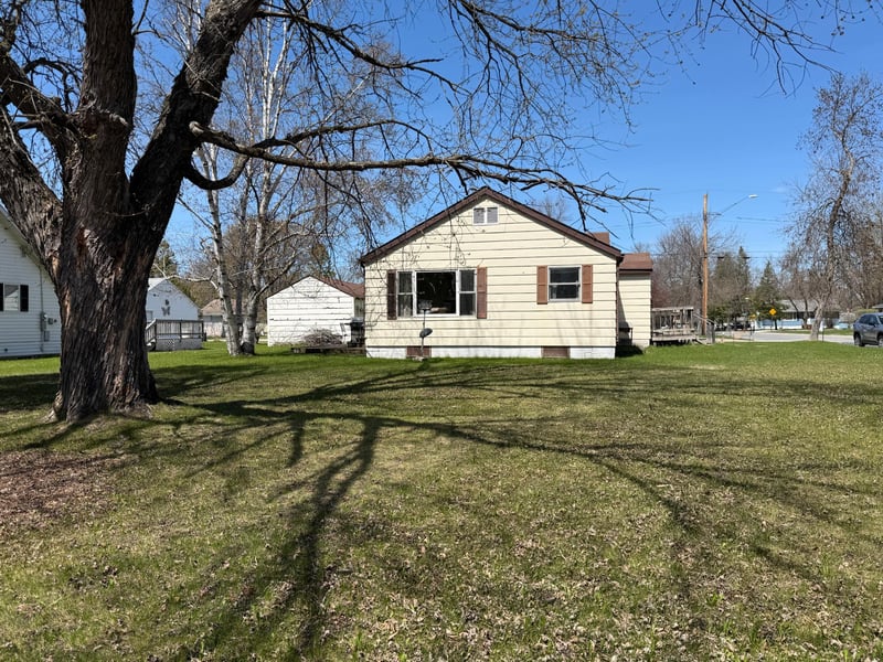 920 13th Ave, International Falls, MN 56649