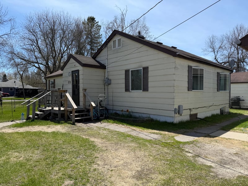920 13th Ave, International Falls, MN 56649