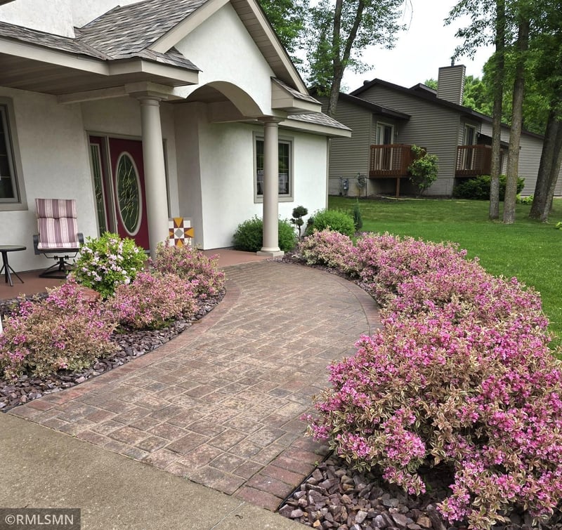 3214 Shorewood Dr, Rush City, MN 55069