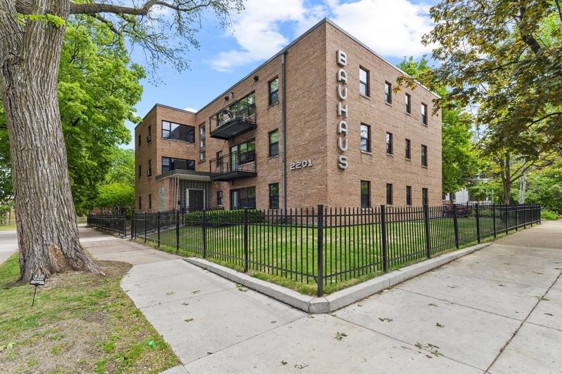 2201 3rd Ave S #302, Minneapolis, MN 55404