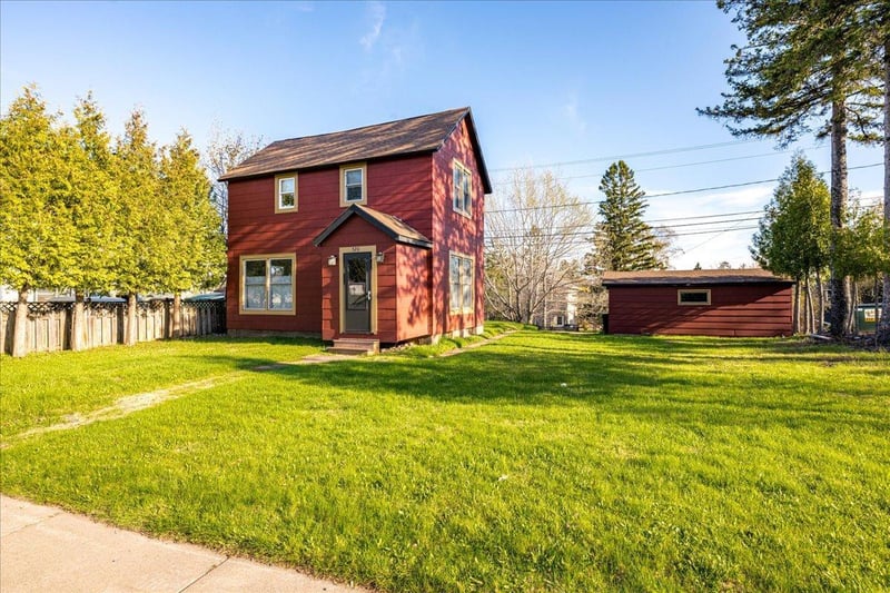 520 7th Ave, Two Harbors, MN 55616