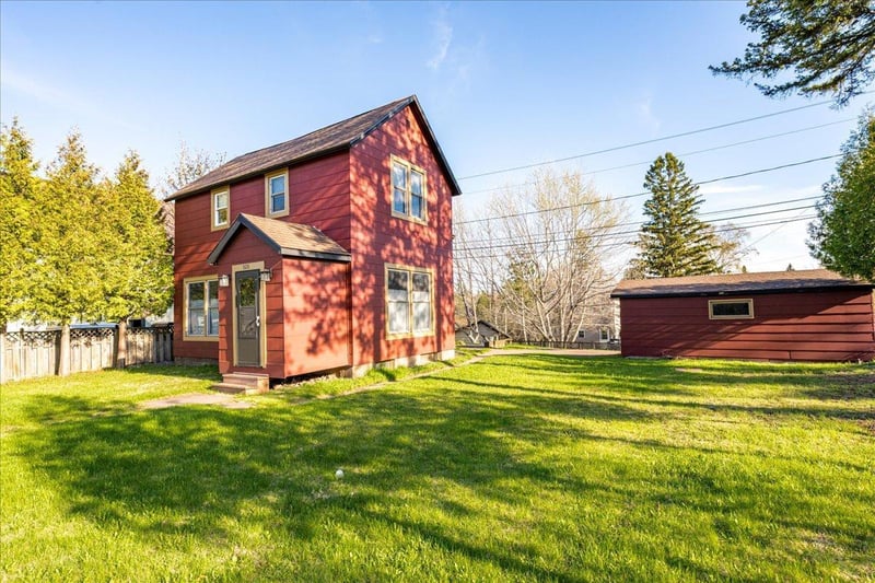 520 7th Ave, Two Harbors, MN 55616