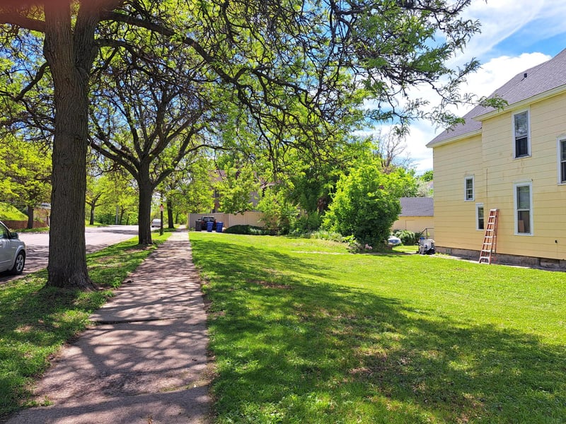 696 Sims Ave, Saint Paul, MN 55106