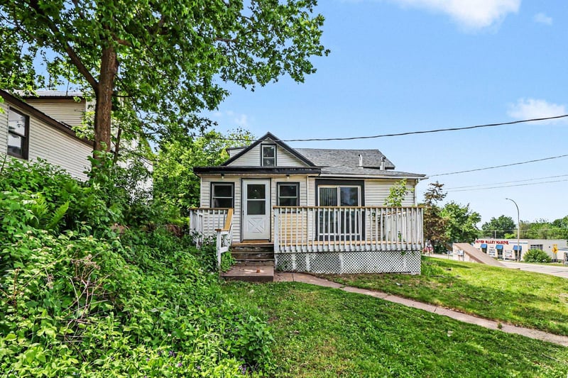 319 Buchanan St, Red Wing, MN 55066