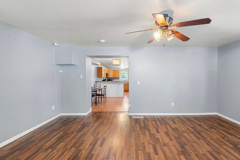 915 3rd Ave NW, Faribault, MN 55021