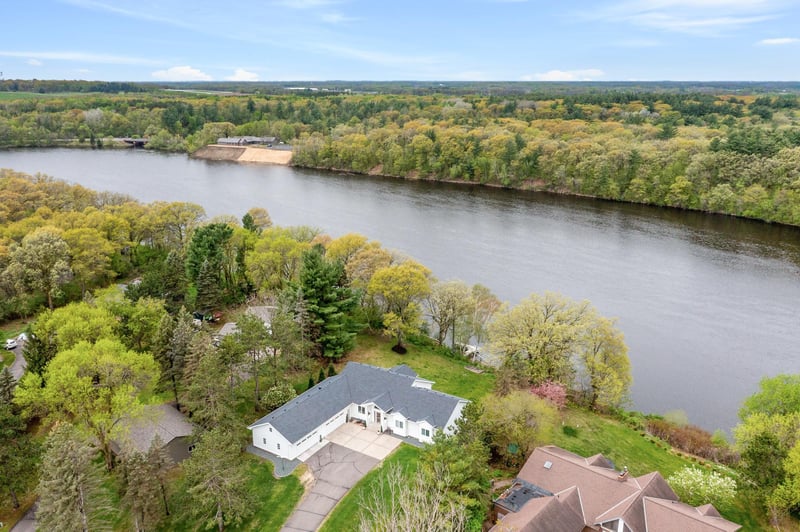 13355 Thomas Dr, Little Falls, MN 56345