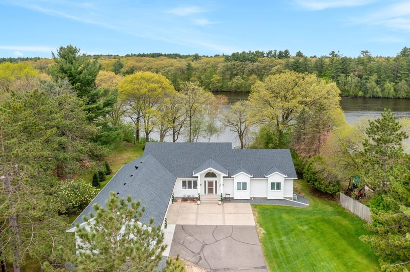 13355 Thomas Dr, Little Falls, MN 56345