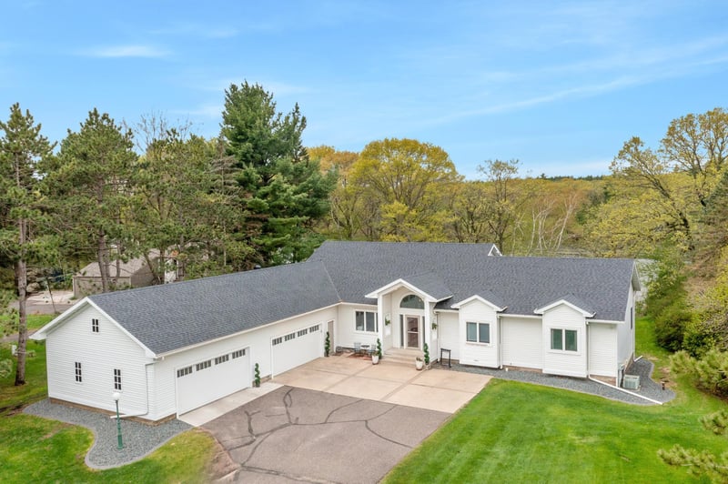 13355 Thomas Dr, Little Falls, MN 56345