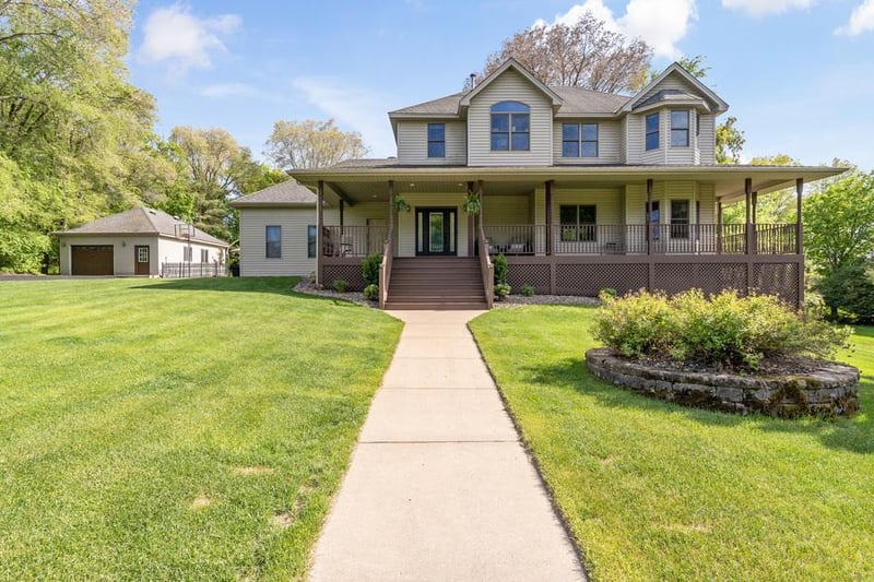 512 138th Ave NE, Ham Lake, MN 55304