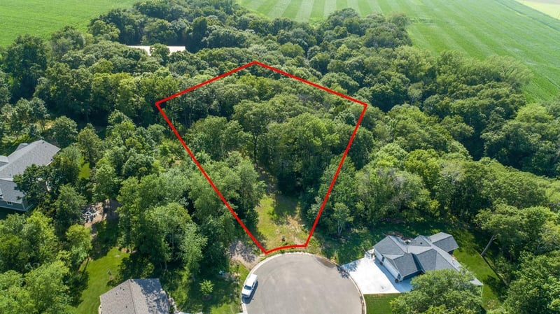180 Woodland Dr, Henderson, MN 56044