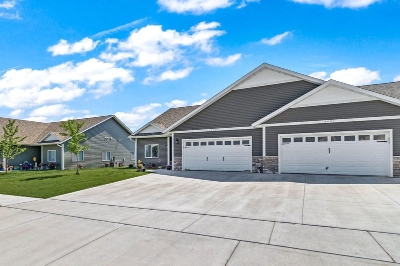 3403 Iris Dr, Eau Claire, WI 54703