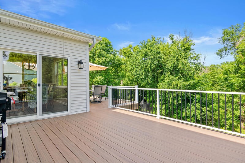 2215 Lake Cir, Victoria, MN 55386